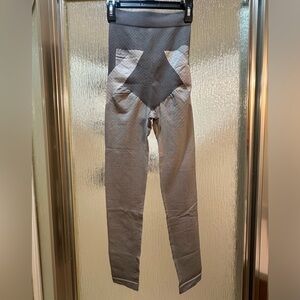 Lanaform Mass & Slim Leggings Gray LA0132041 SMALL NWOT